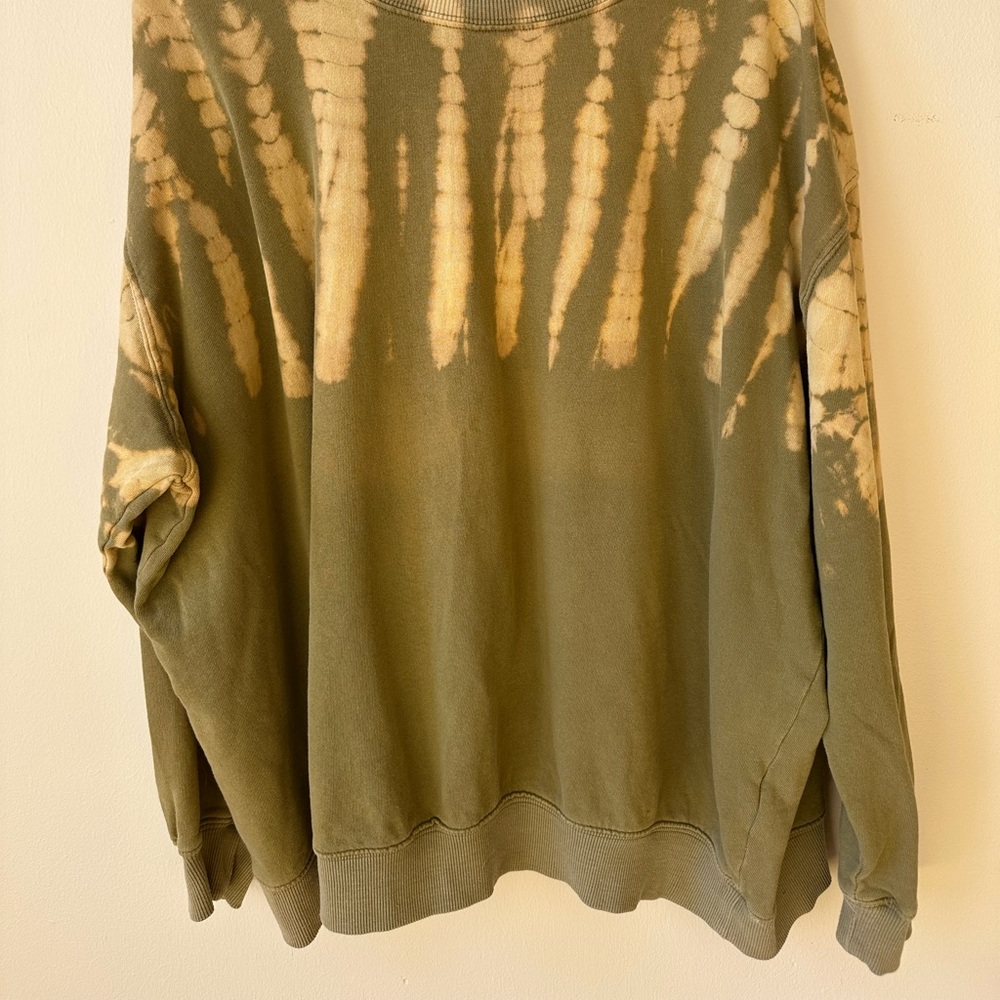 Wild Fable Olive and Cream Tie-Dye Crewneck Sweater